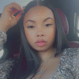 Meet your Posher, Elise